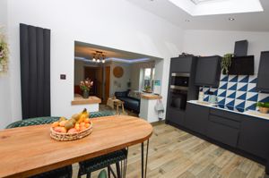 Kitchen- click for photo gallery